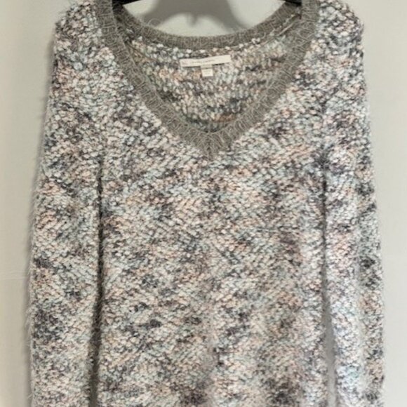 Lauren Conrad M Gray Knit V-Neck Long Sleeve Sweater Fuzzy Metallic Soft Cozy - Picture 1 of 8